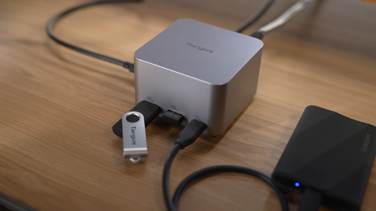 Application Note: Travel Light with the Targus DOCK402
